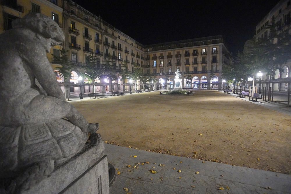 Els carrers de Girona buits en la primera nit del toc de queda