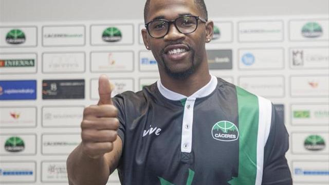 ‘TJ’ Sapp llega «con muchas ganas de cambiar las cosas» en el Cáceres