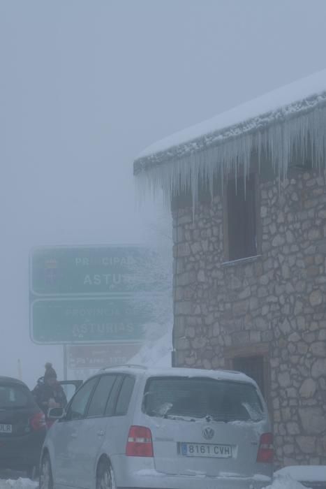 Así se vive el temporal en Pajares