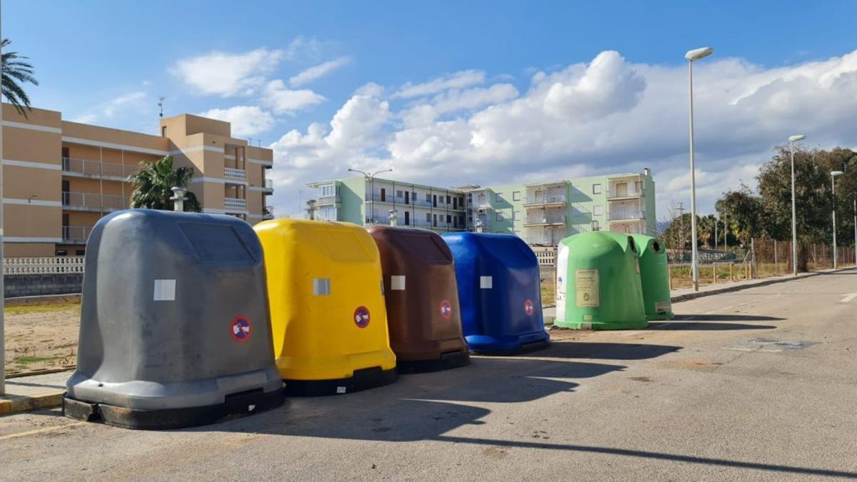 Cada domicilio dispone de un punto de reciclaje a una distancia máxima de 100 metros, con los cinco contenedores existentes.