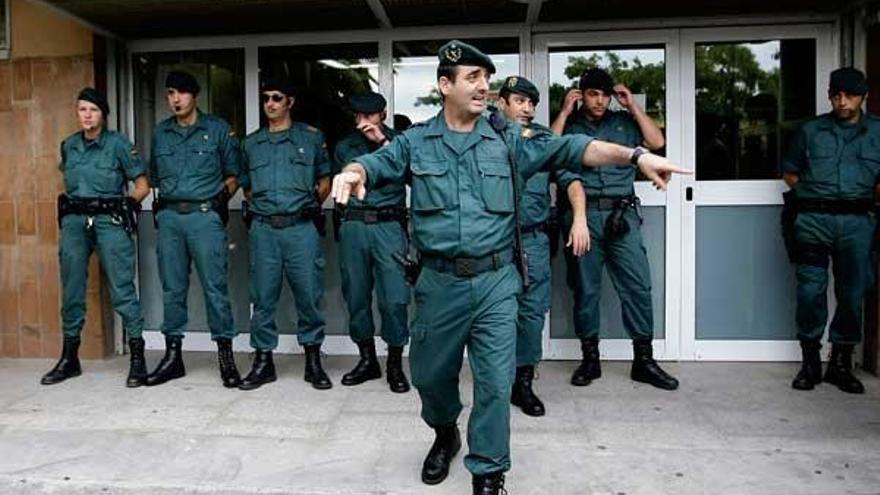 Despliegue policial ayer en Santa Coloma