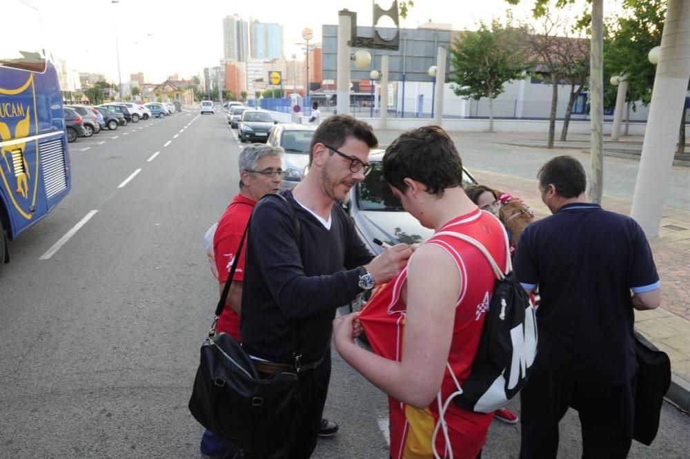 Llegada del UCAM Murcia CB a Murcia