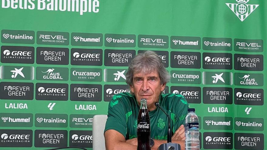 Manuel Pellegrini pide otro mediocentro: "Es un puesto muy importante y hay que cubrirlo con la persona indicada"