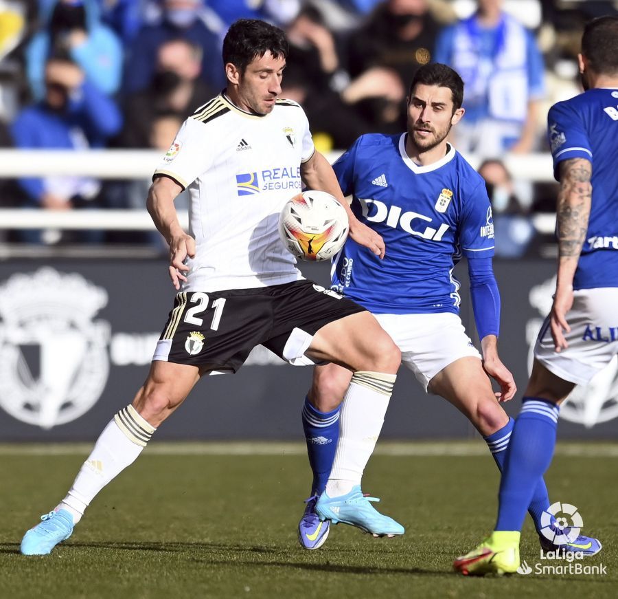 Las mejores imágenes de la victoria del Real Oviedo en Burgos (0-1)