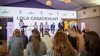 El equipo americano de la Copa América de vela se pone elegante con la catalana Lola Casademunt