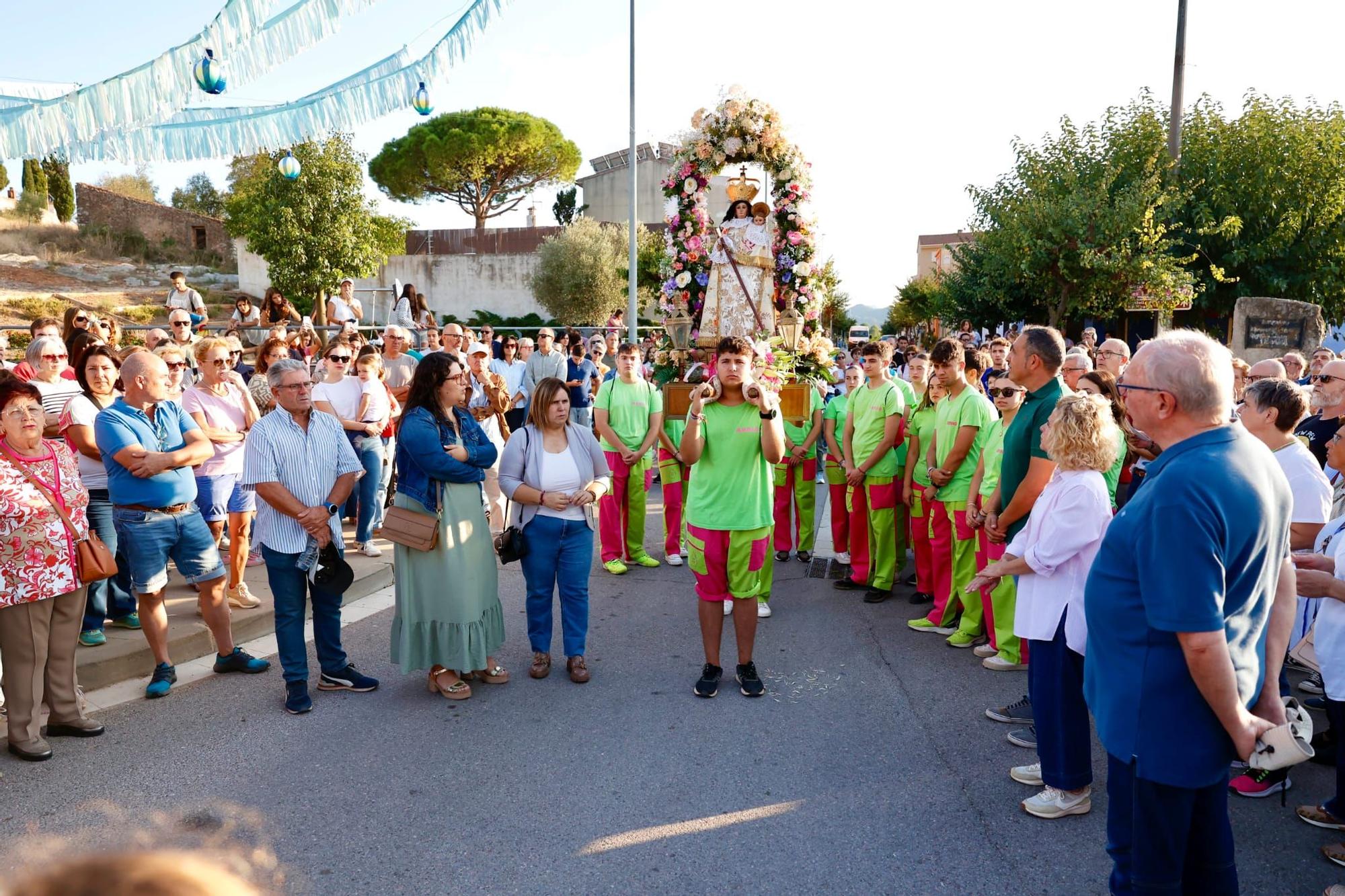 L'inici de les festes del Centenari de la Font del Bon Succés a Cabanes, en imatges