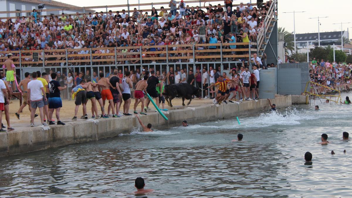 Una sesión de &quot;Bous a la Mar&quot; de las fiestas de 2019