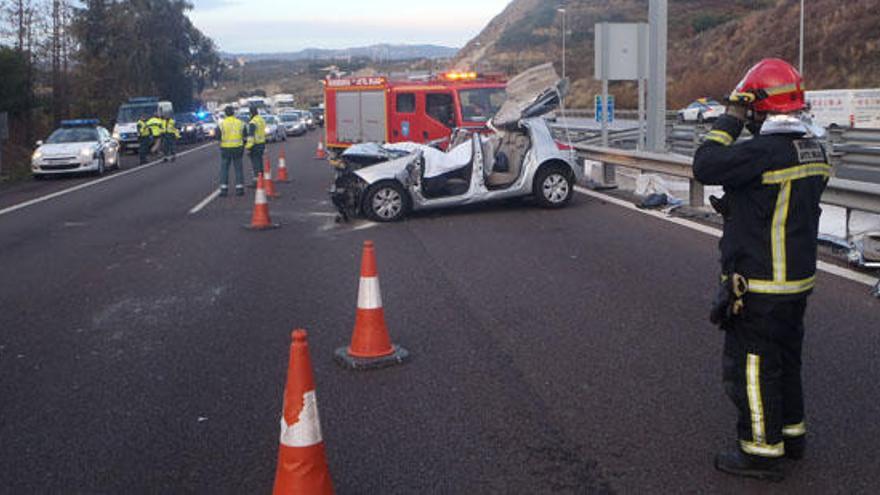 Estado en el que quedó el coche tras el accidente.