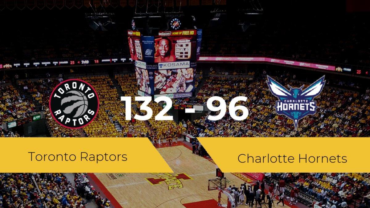 Victoria de Toronto Raptors en el Scotiabank Arena ante Charlotte Hornets por 132-96