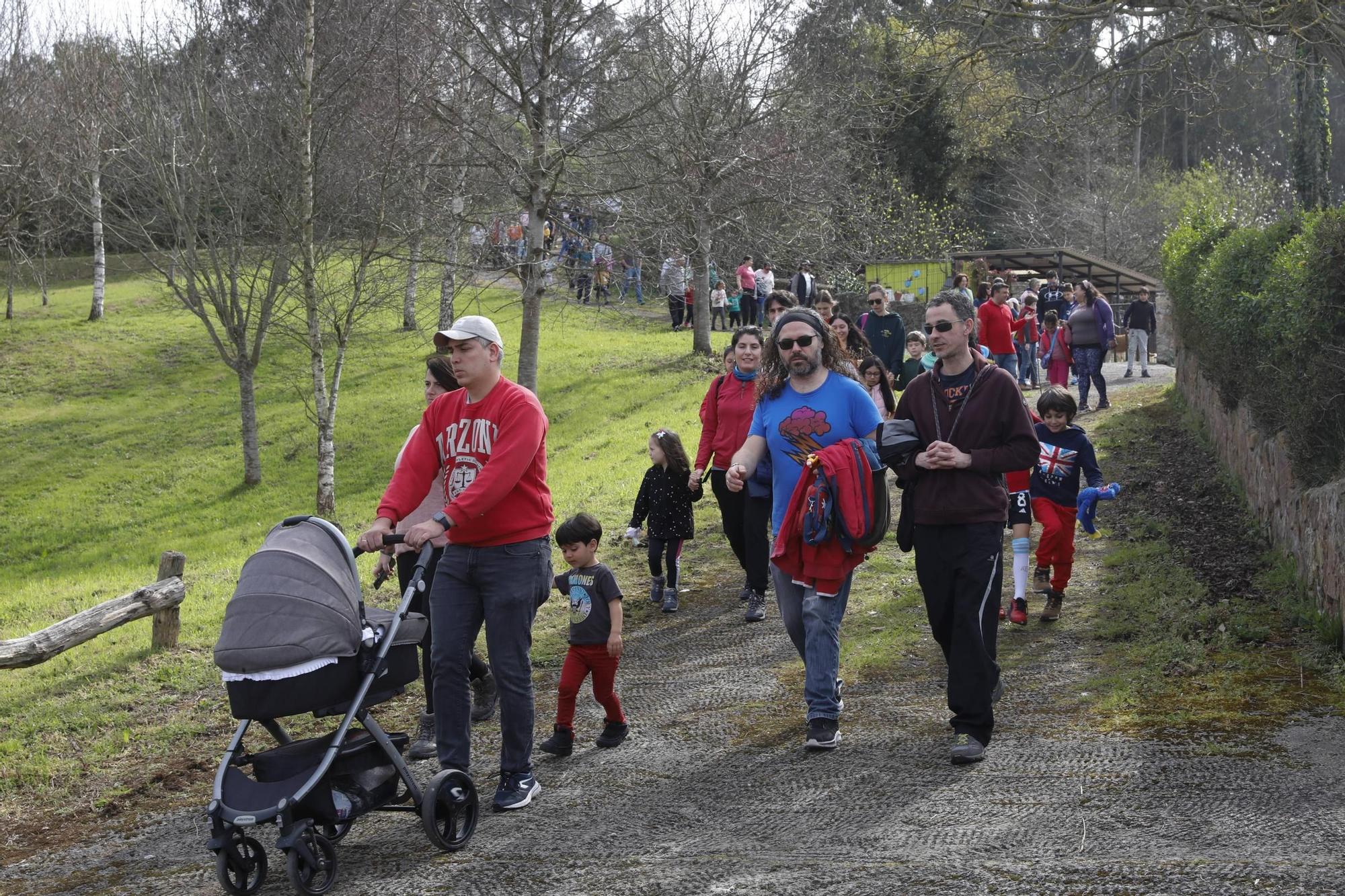 En imágenes: Así fue la reforestación forestal en La Pedrera (Gijón)