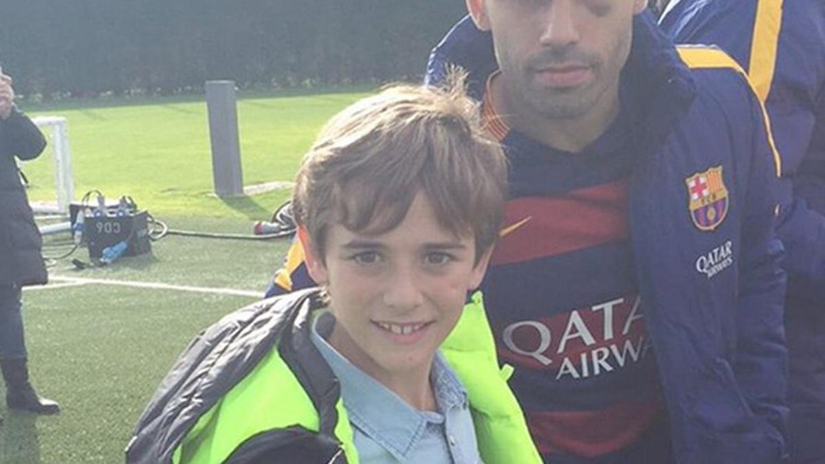 Gavi en una fotografía con Javier Mascherano