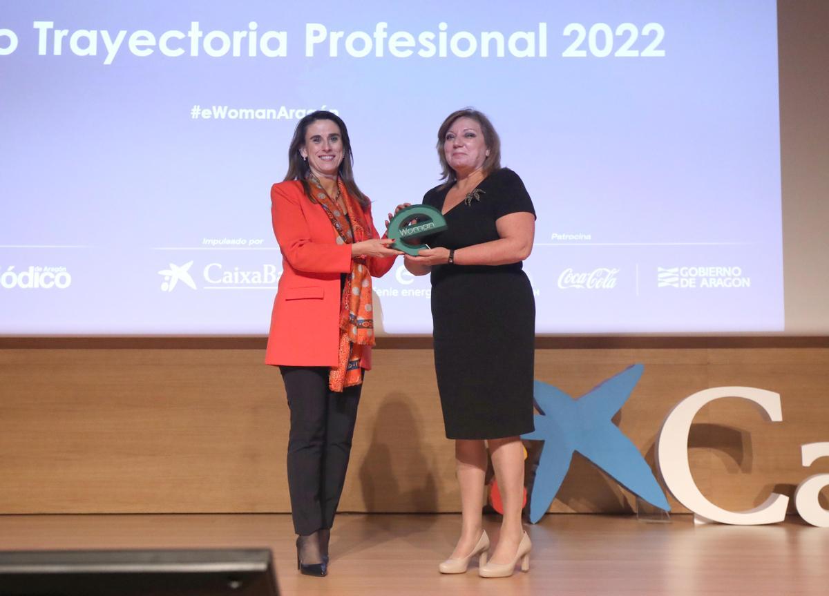 Alicia Asin fue la galardonada en Trayectoria Profesional y Marisa Clavero recogió el premio en su nombre.