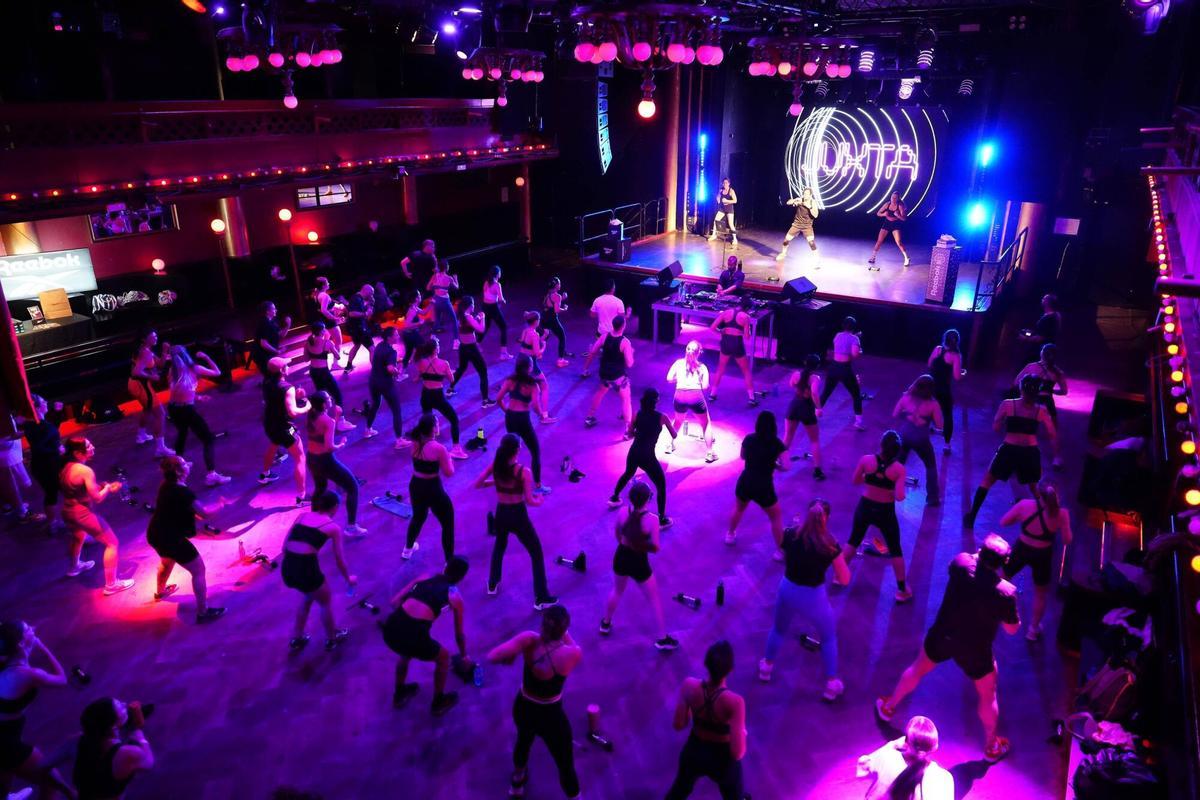 Barcelona 29/4/2026 Discotecas del fitness en Barcelona: entrena en una pista de baile con DJ en vivo. Sesión Juxta en la Sala Apolo Fotografía de Ferran Nadeu