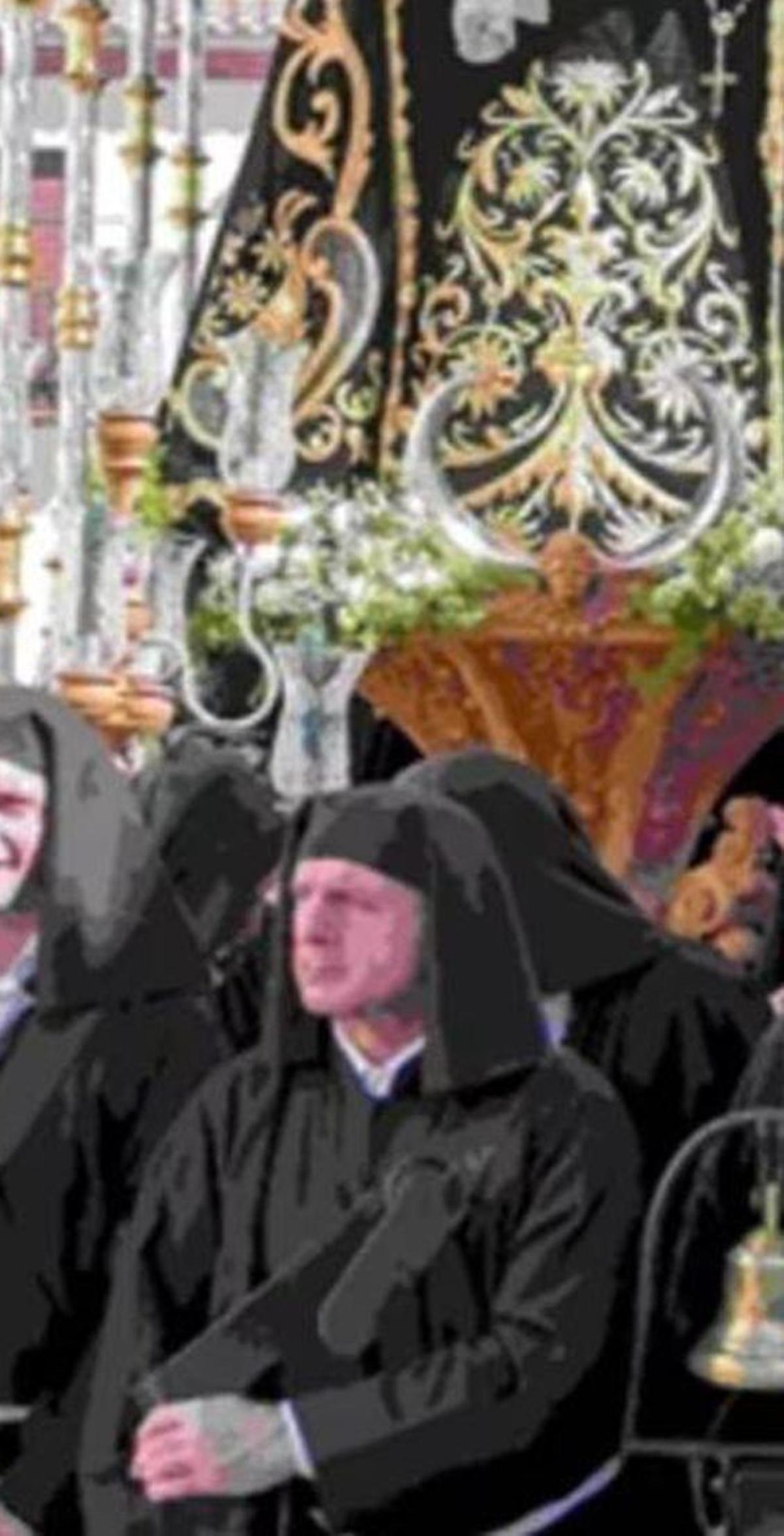 Detalle de un portador de trono en Casabermeja con el correón.