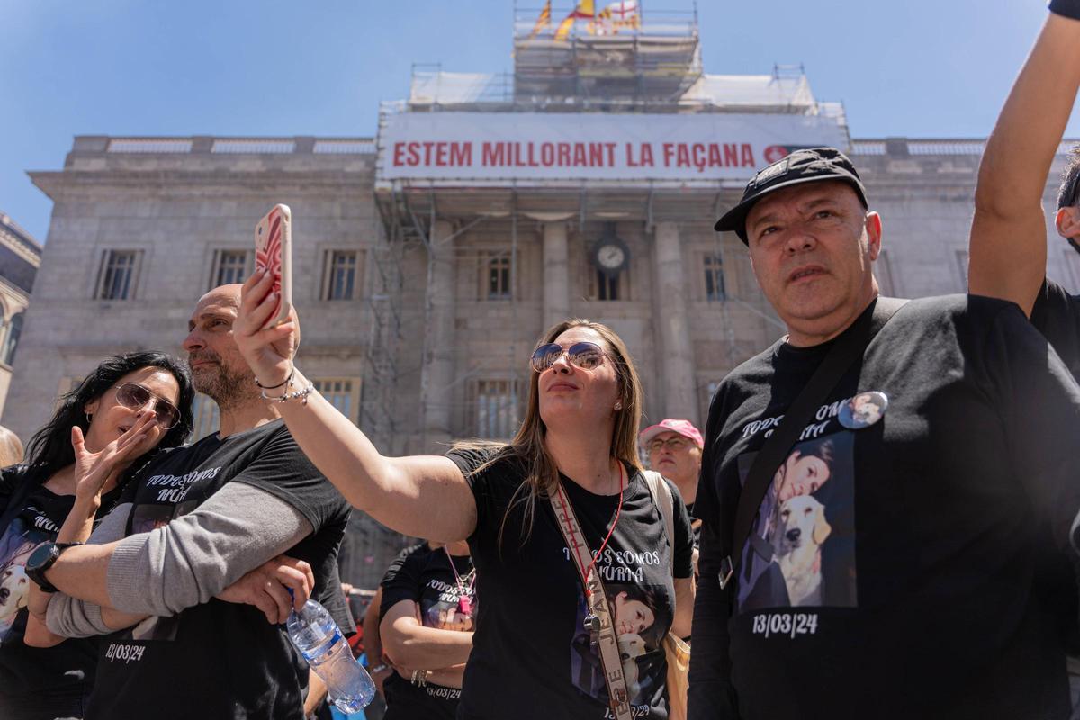 Trabajadores de prisiones se manifiestan en Barcelona para tener mayor seguridad.