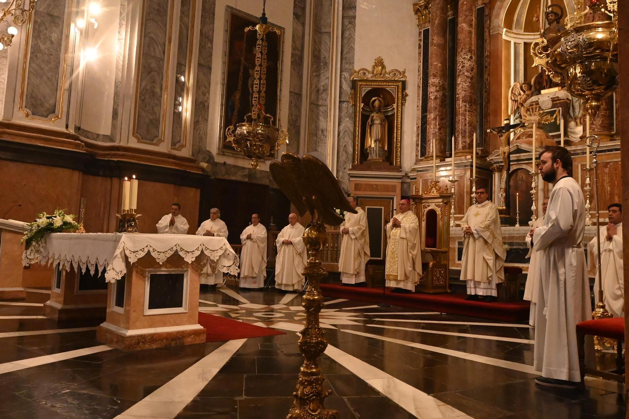 Las imágenes de la misa en la iglesia arciprestal de Vila-real