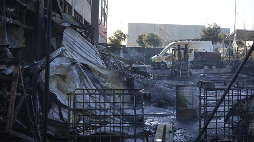 Vídeo | Així ha quedat la nau que ha cremat al polígon industrial de Calonge