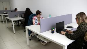 Trabajadores del nuevo centro 24 horas de atención a víctimas de violencia machista, en Tàrrega.