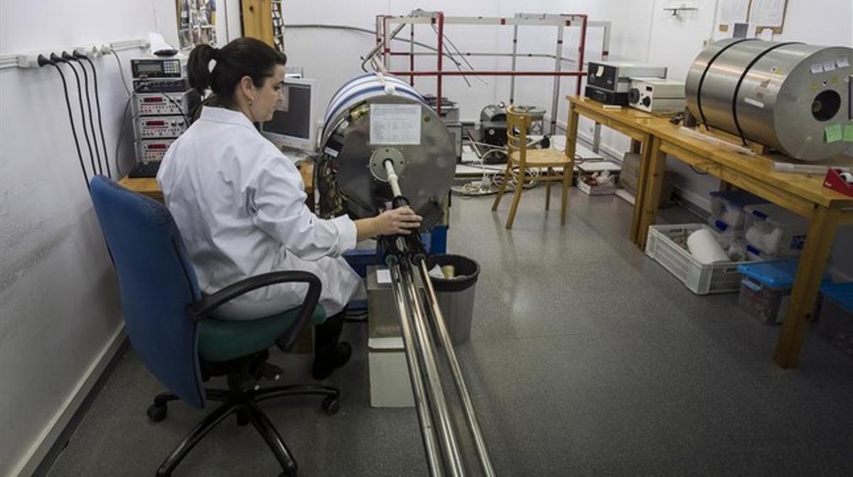 Laboratoris actuals de l’institut Jaume Almera Laboratoris actuals de l’institut Jaume Almera