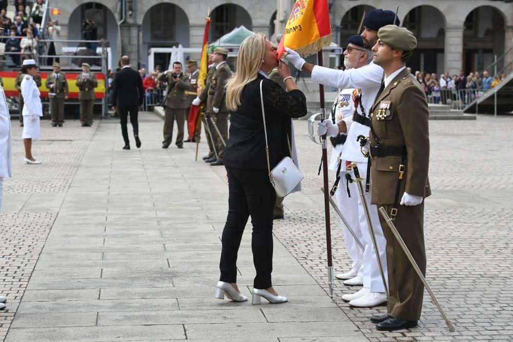 Ceremonia civil de jura de bandera en María Pita