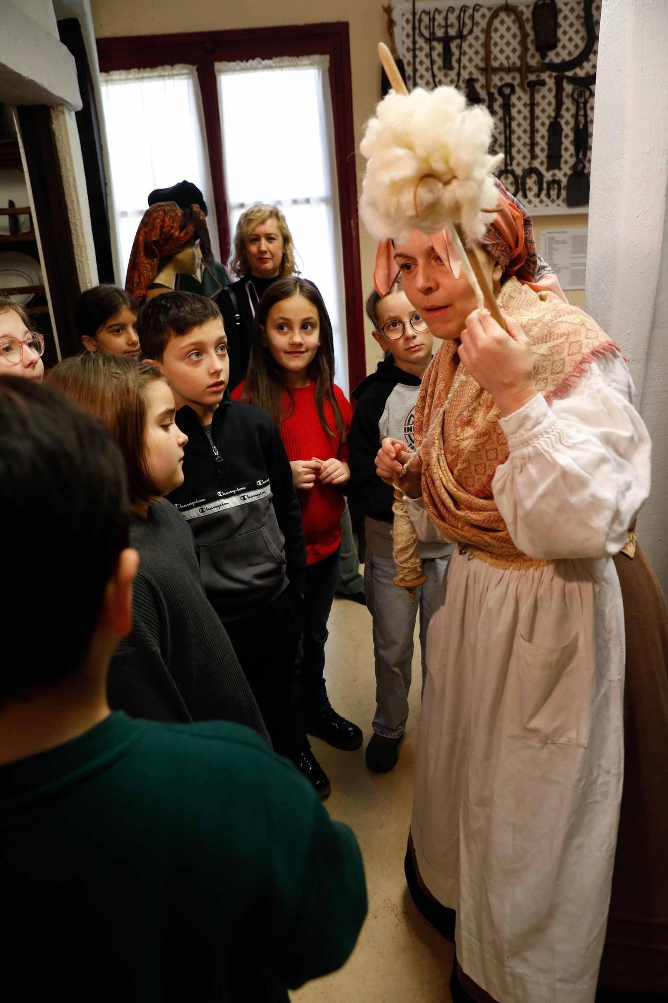 EN IMÁGENES: Así fue la primera visita a L'Aula Didáutica de Cultura Popular de Llaranes