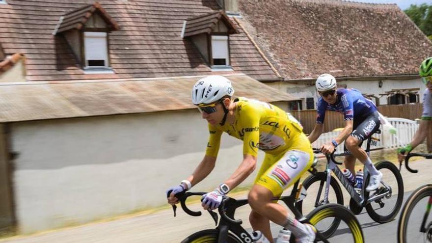 El noruego Warenskjold se anota la etapa más rápida de la historia del Tour