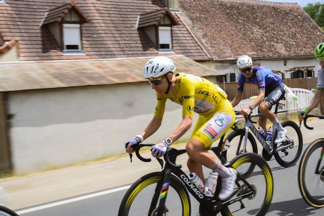 El noruego Warenskjold se anota la etapa más rápida de la historia del Tour