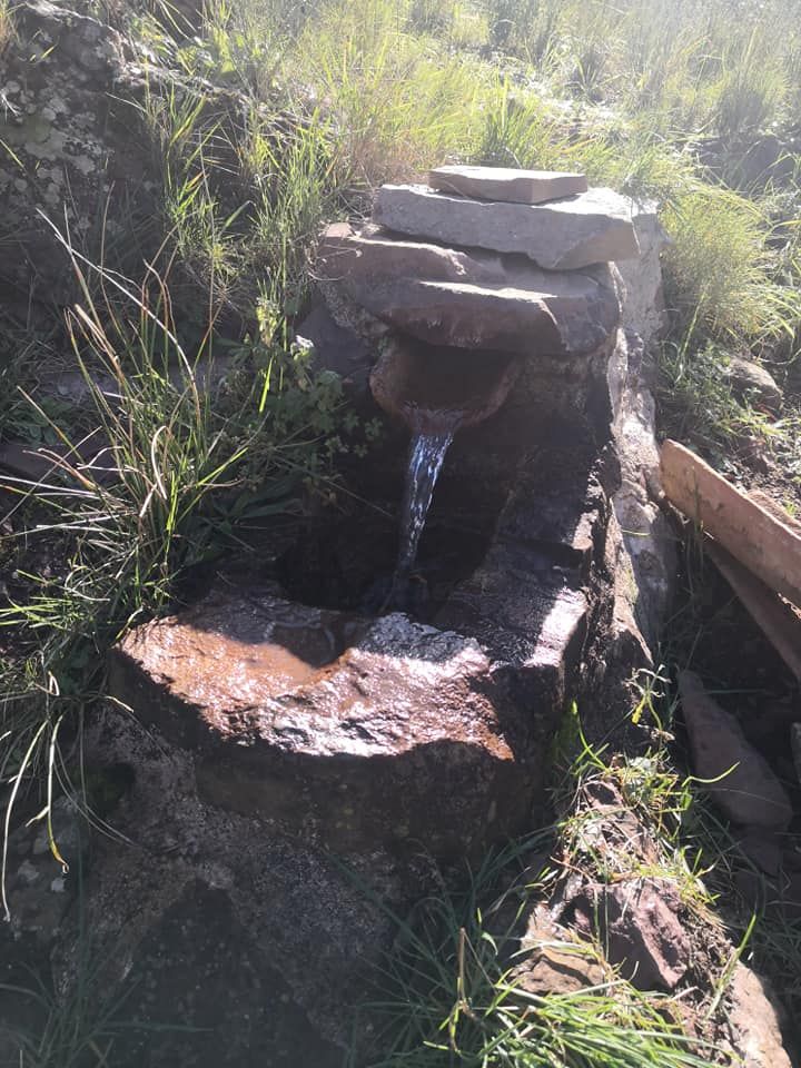 De Navajas a Ain, una ruta por las fuentes