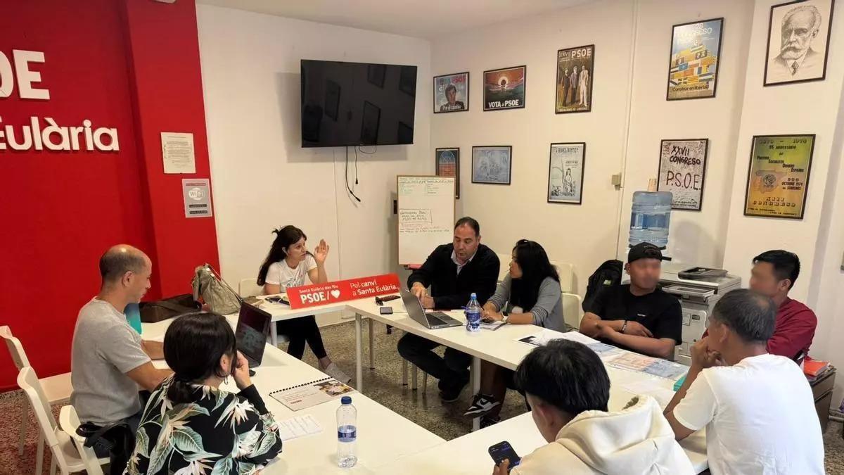 La sede del PSOE en Santa Eulària atiende a varios migrantes