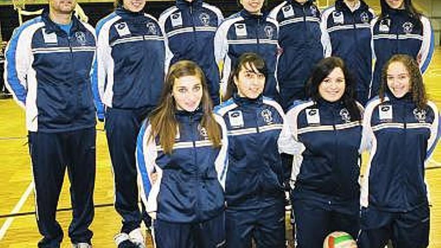 Integrantes del primer equipo de La Curtidora de voleibol.
