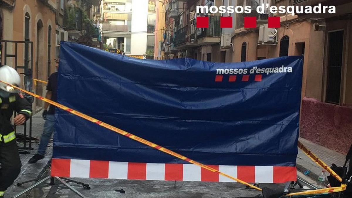 3 muertos y cuatro heridos en un incendio en un bajo de la Barceloneta