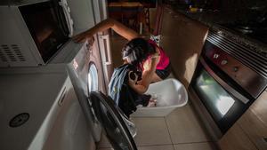 La llum baixarà aquest diumenge un 35,7% fins al seu preu més baix des d’agost