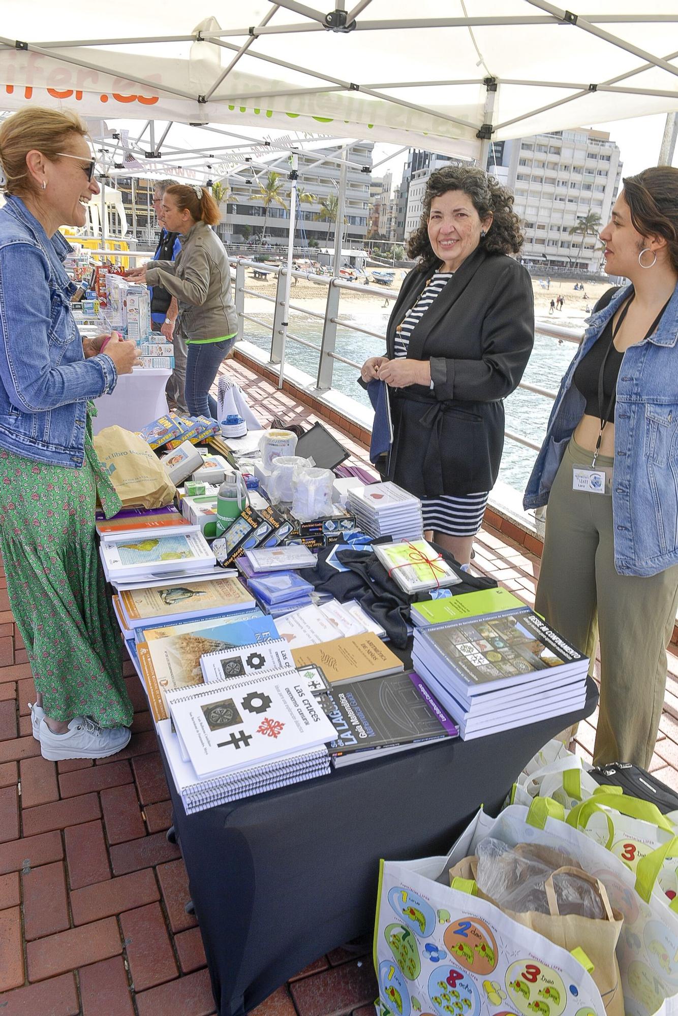 Fiesta de las Matemáticas y el Libro en la Plaza de la Puntilla