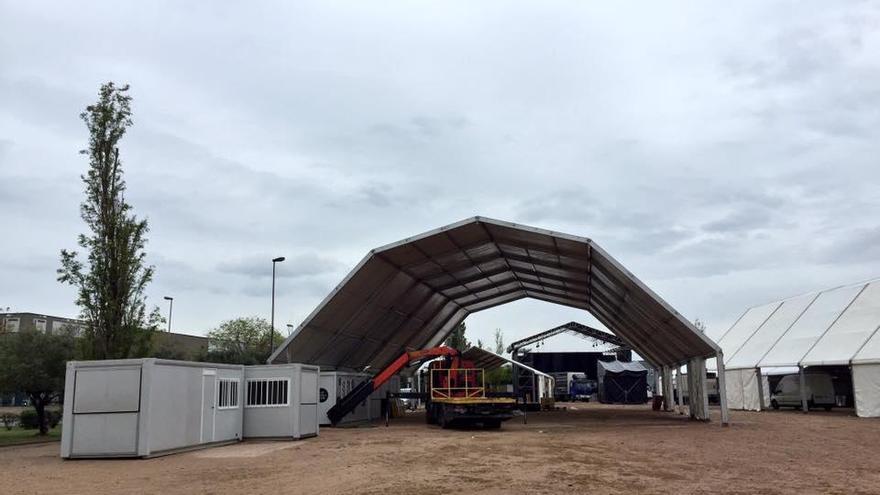 L&#039;envelat instal¨lat a l&#039;Embarraca&#039;t de la plaça Europa.