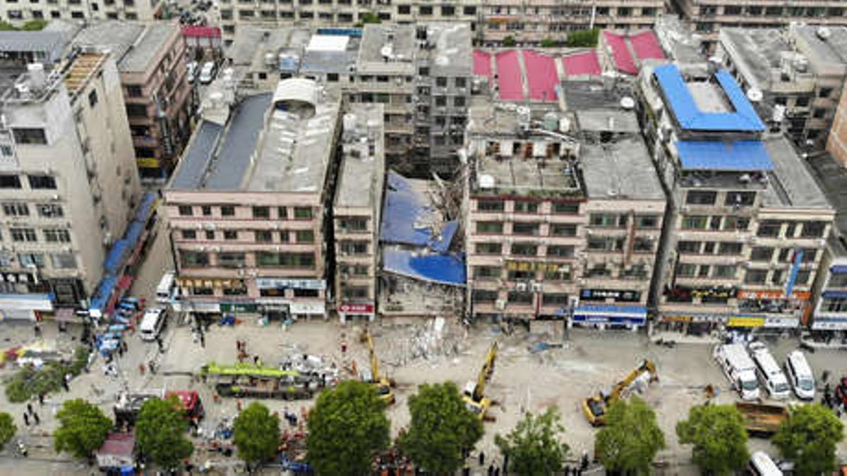 El edificio derrumbado en China.