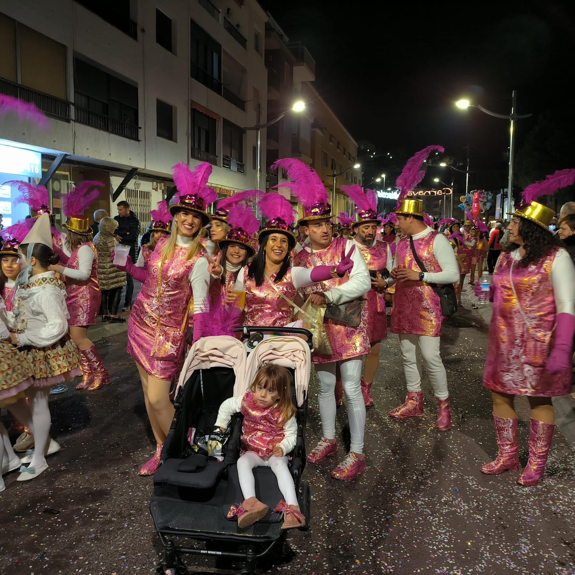 Peñíscola se llena de creatividad en el espectacular desfile de Carnaval
