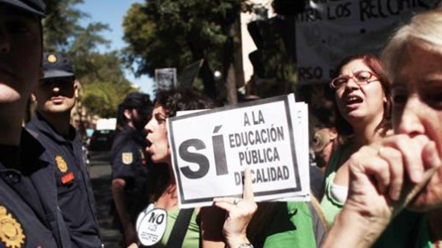 Aguirre, abucheada en la inauguración del curso escolar