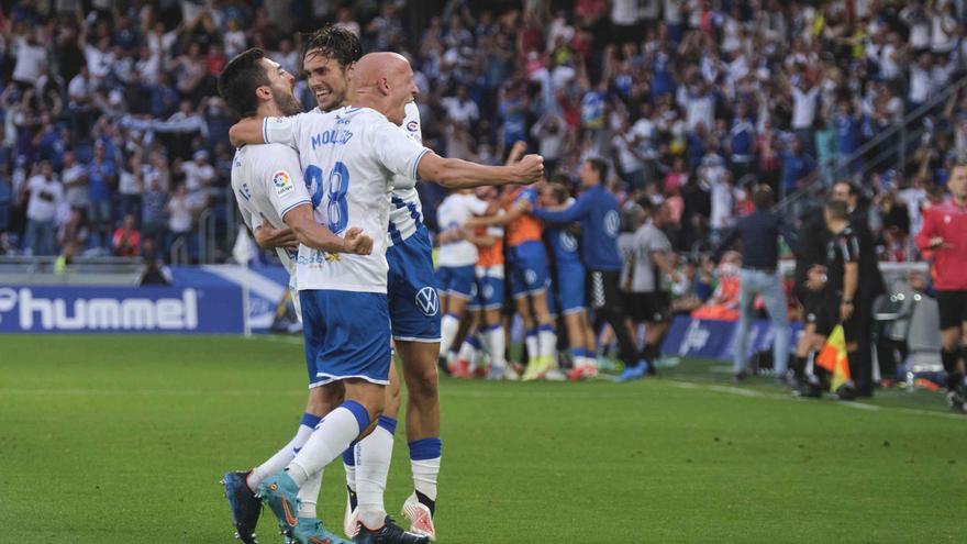 El Tenerife golpea primero en el playoff de ascenso