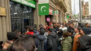 Cues al consolat del Pakistan