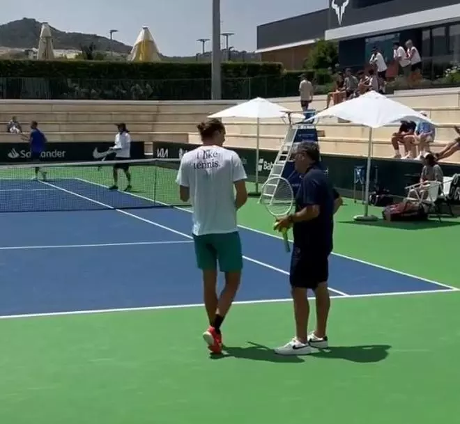 Toni Nadal tutela a Zverev tras destacar «su endeblez mental»