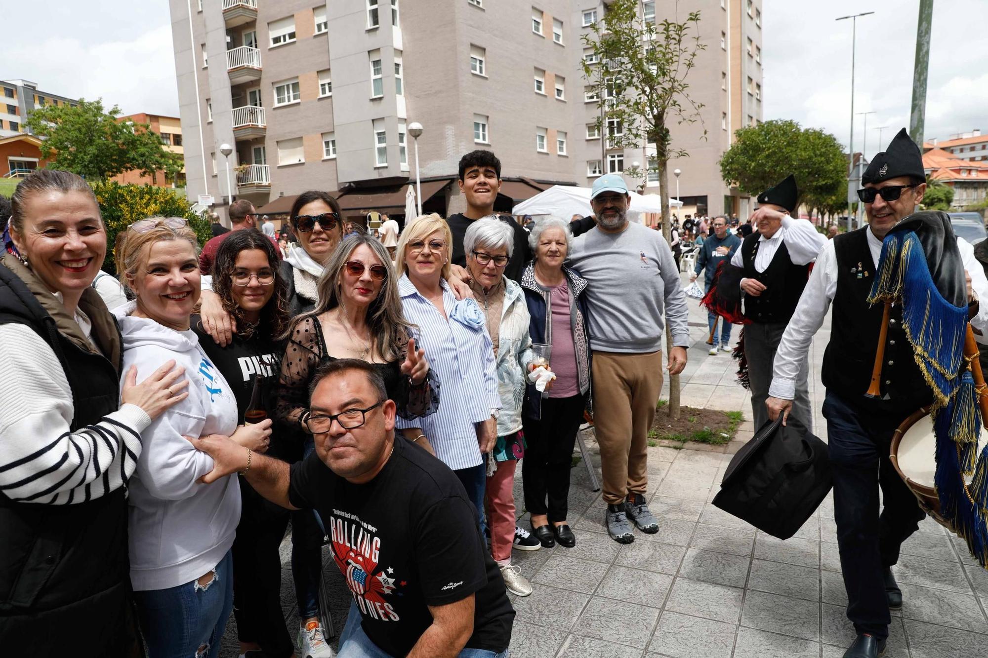 EN IMÁGENES: La comida popular de las fiestas del Puchero de Villalegre, en Avilés