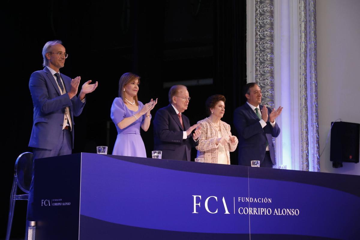EN IMÁGENES: Presentación de la Fundación Corripio Alonso en el teatro Riera de Villaviciosa