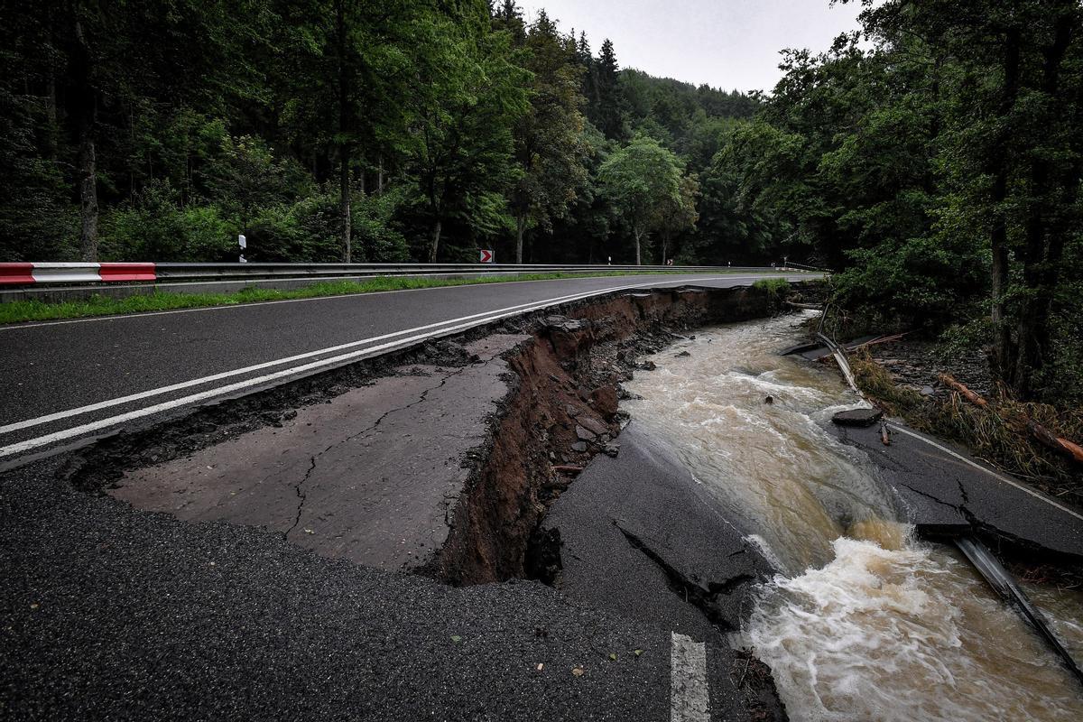 Thunderstorms with heavy rain hit Germany aftermath