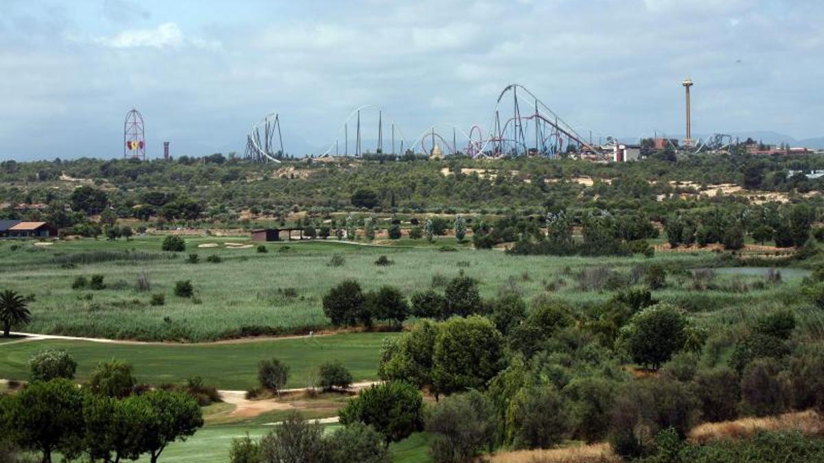 Vista de los terrenos próximos a PortAventura en los que se debe instalar el complejo Hard Rock, entre Vila-seca y Salou (Tarragonès).