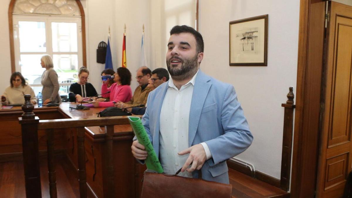 Daniel Chapela pide la salida de Xosé Leal del gobierno de Bueu