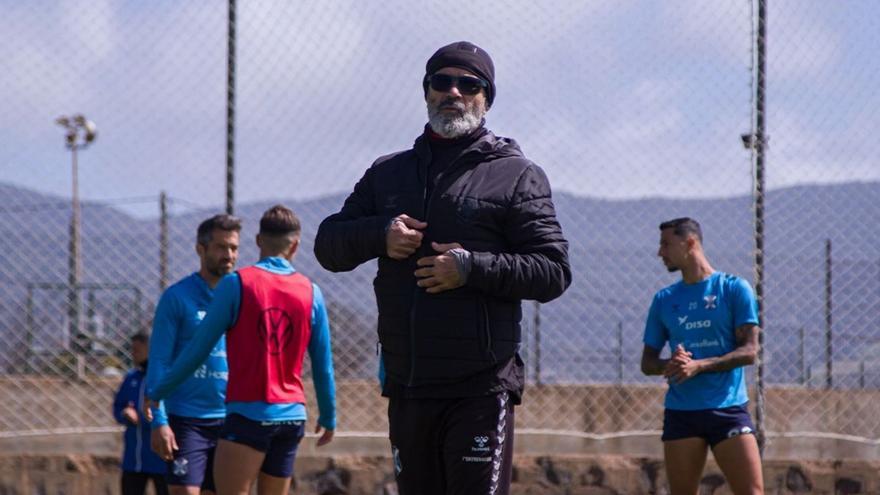 Álvaro Cervera, en el entrenamiento de ayer del Tenerife.