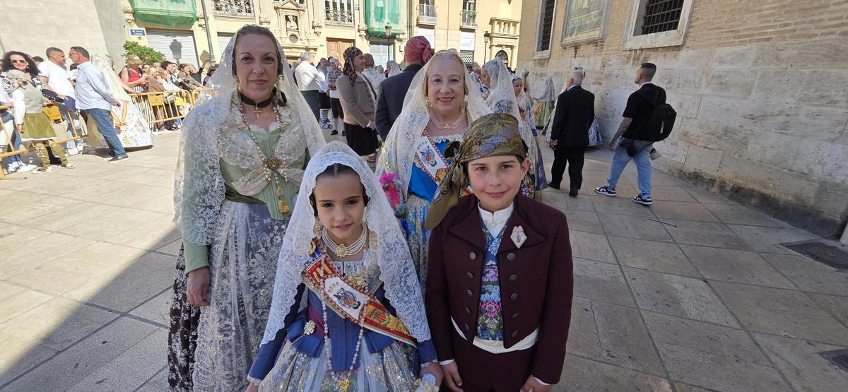 Comisiones de falla en la Procesión de la Virgen (1/7)