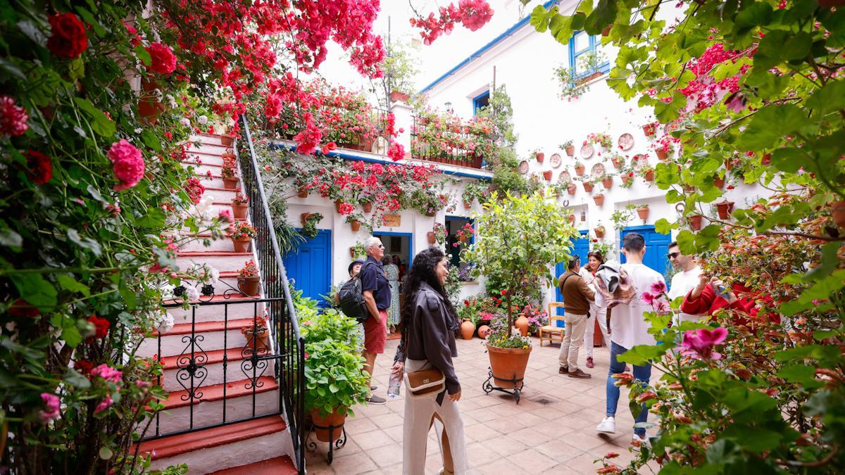 La fiesta de Los Patios llena las calles de Córdoba