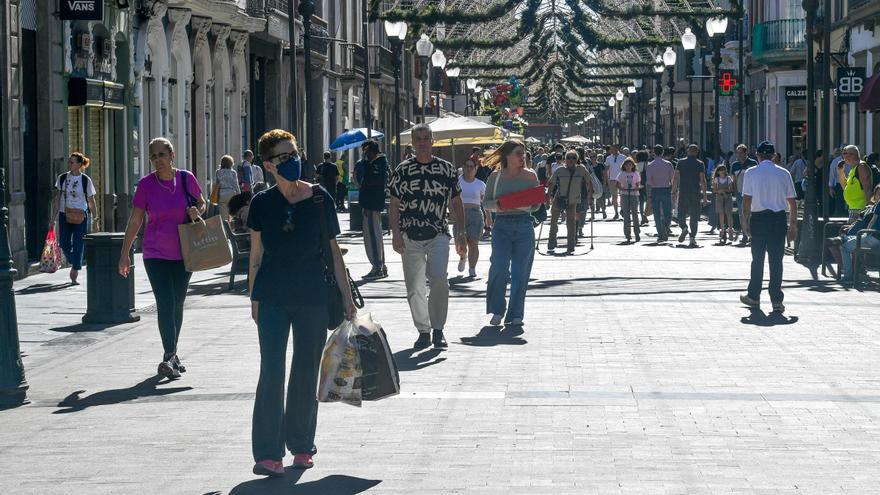 Los isleños subsanan los ‘despistes’ de los Reyes en el primer día de rebajas