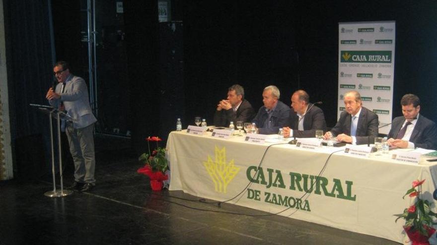 Responsables de Caja Rural exponen el balance anual de la entidad en la junta preparatoria de Toro.